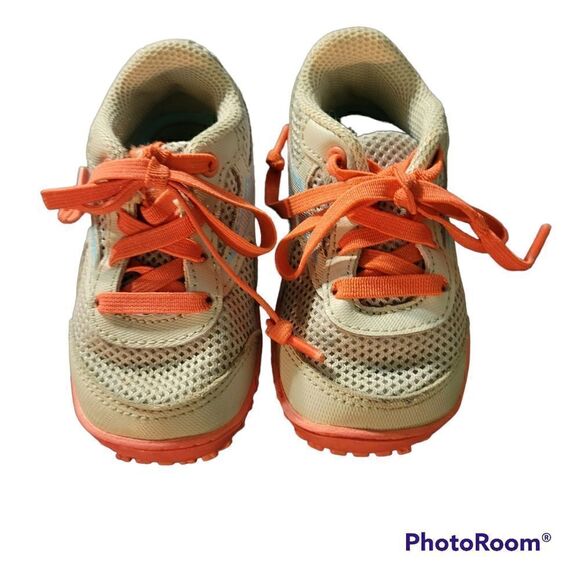 Reebok sneakers toddler size 4. ^ - Picture 2 of 8